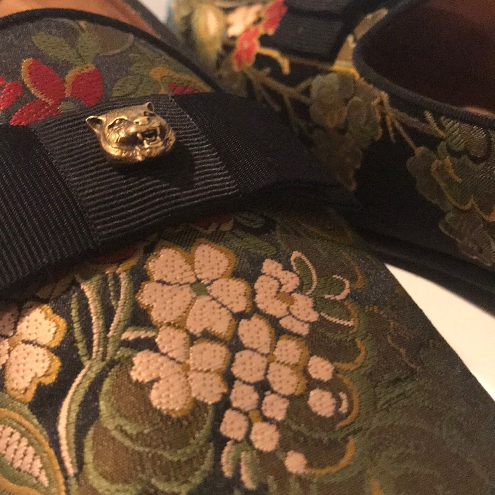 Gucci Floral Jacquard Loafer - Picture 6 of 8